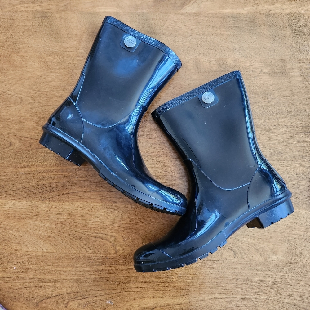 NEW UGG fur lined, Black Pleather Leqther Rain Snow Boots # 1250118D Size 12